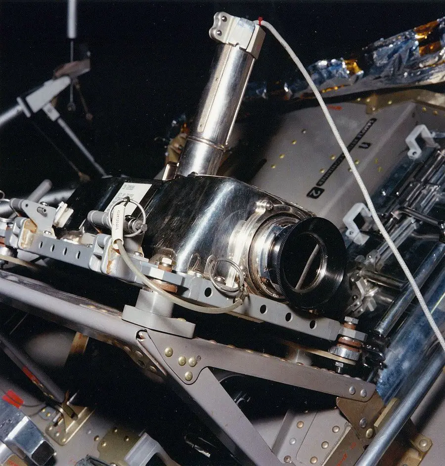 آلة الكاميرا التلفزيونية التي ركّبت على متن مركبة أول رحلة للإنسان إلى القمر